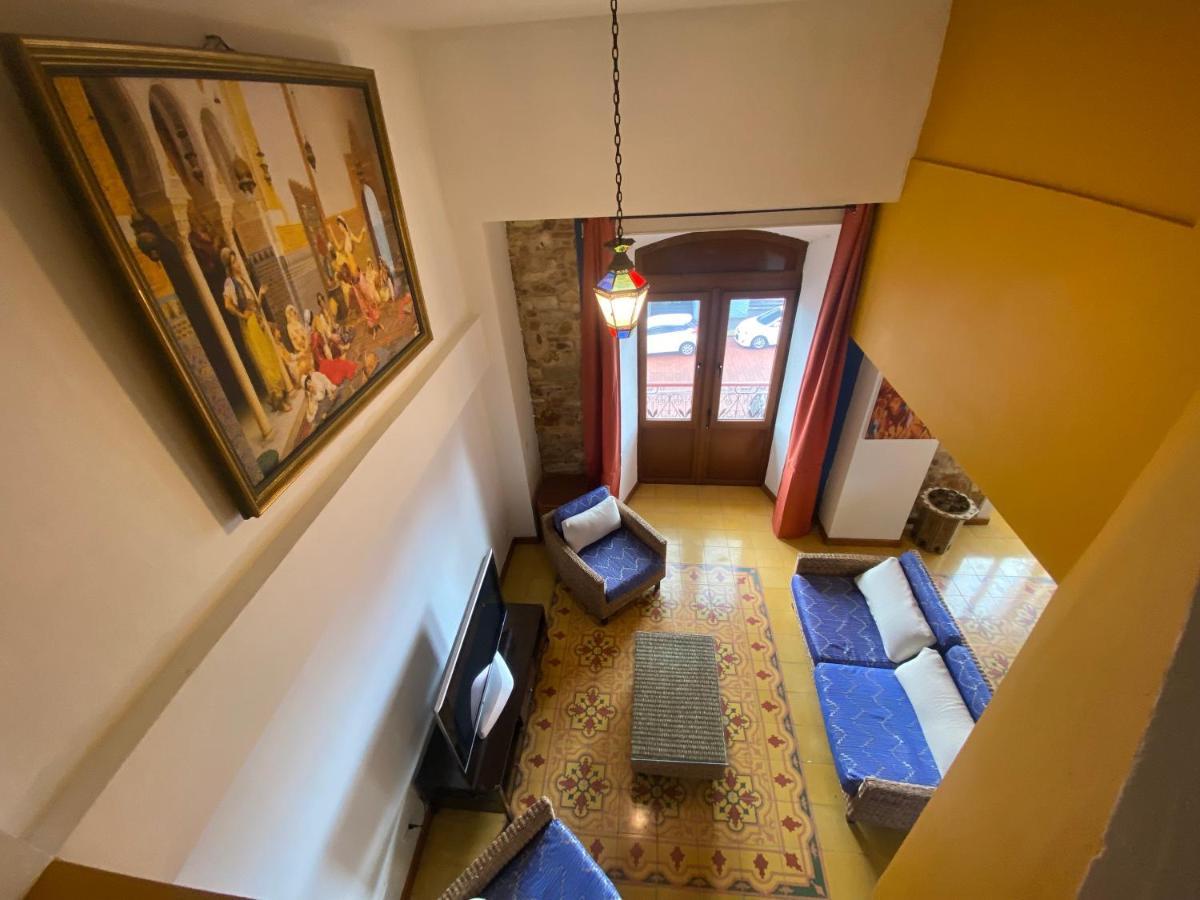 Hotel Oasis *
