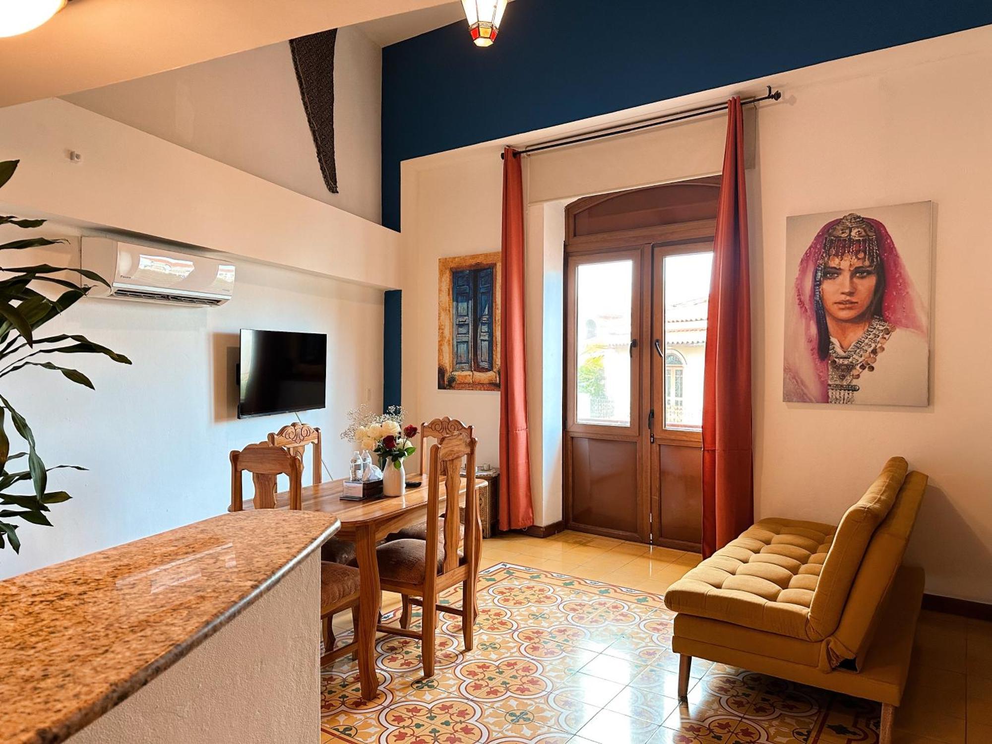Hotel Oasis *